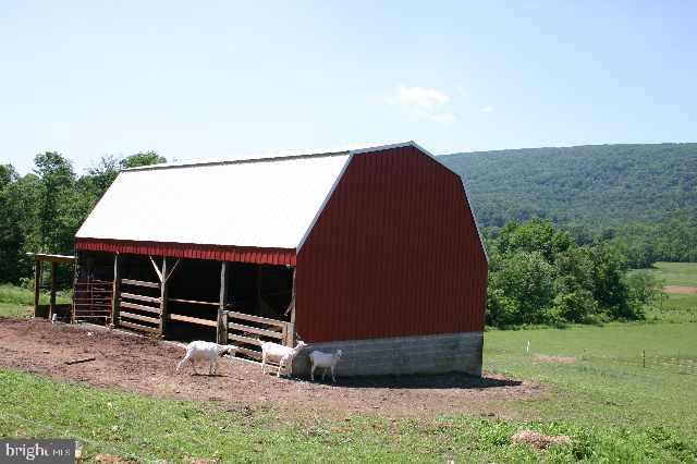 8 Hollow Road Millerstown, PA 17062 - Photo 3 of 9 Gallery Image 3