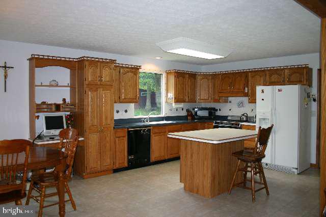 8 Hollow Road Millerstown, PA 17062 - Photo 4 of 9 Gallery Image 4