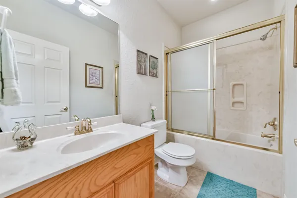 a view of a storage & utility room with washer and dryer