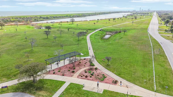 $418,000 | 1925 42nd Avenue North, Texas City, TX 77590