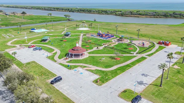 $418,000 | 1925 42nd Avenue North, Texas City, TX 77590