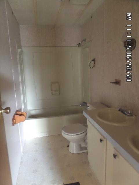 83 Barn Road Penhook, VA 24137 - Photo 5 of 10 83hallbathv1U