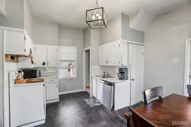 $79,999 | 135 East Holden Avenue, St. Louis, MO 63125