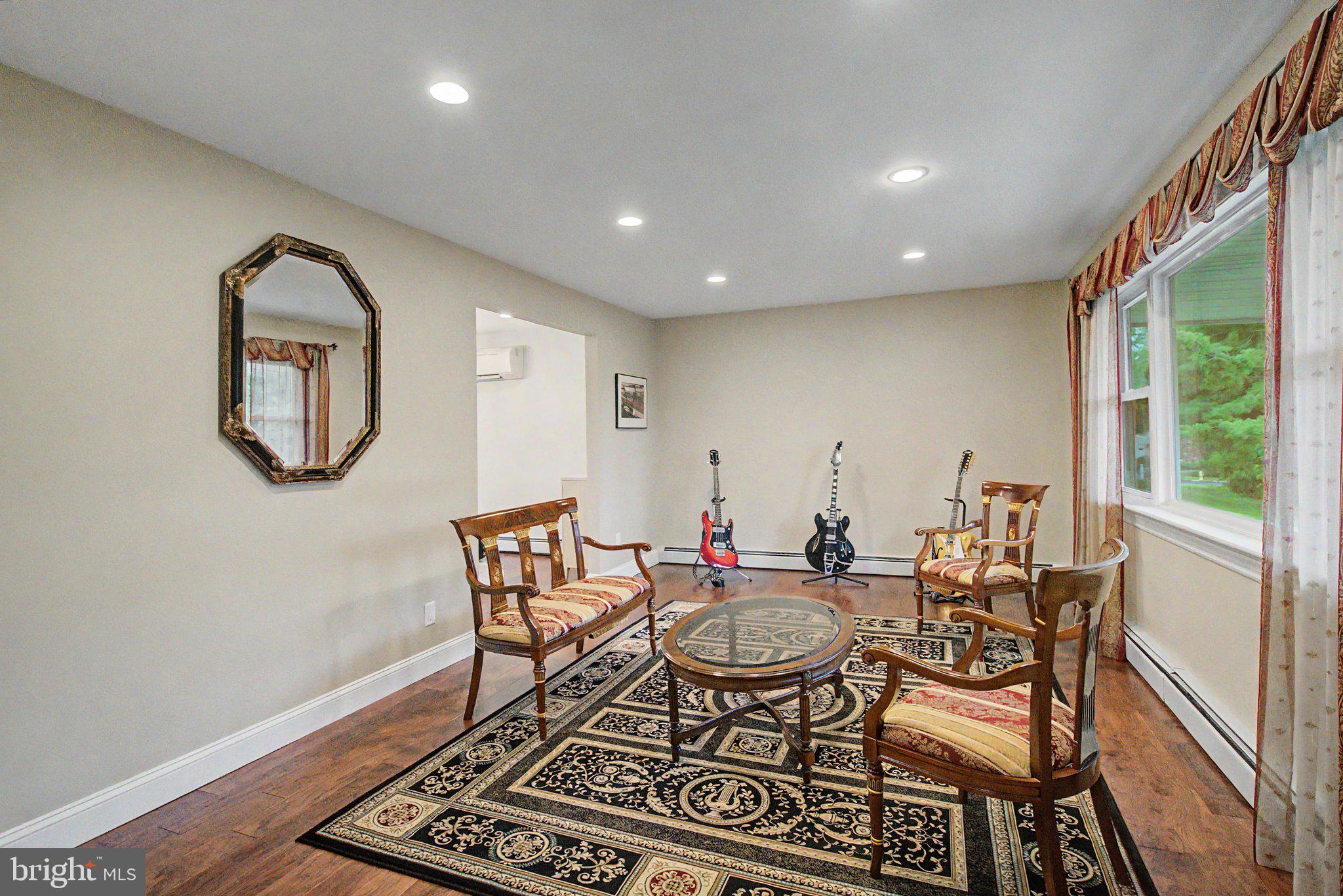 61 Eagle Road Chalfont, PA 18914 - Photo 5 of 34 Gallery Image 5