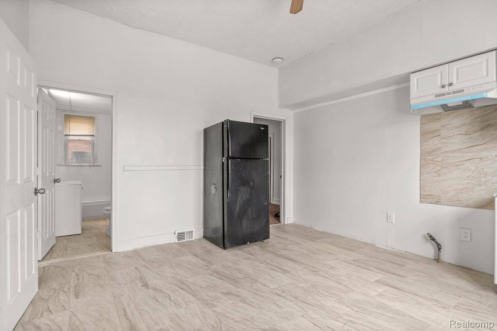 6203 Chase Road Dearborn, MI 48126 - Photo 7 of 8 6203 Chase Studio (7).jpeg
