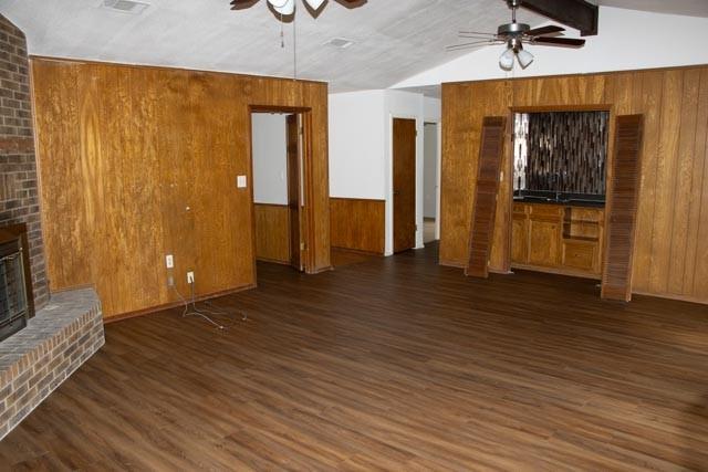 109 Simmons Loop Van Alstyne, TX 75495 - Photo 2 of 17 Living Room