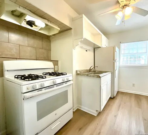 $695 | 602 Lovett Avenue, Unit 5, San Antonio, TX 78211