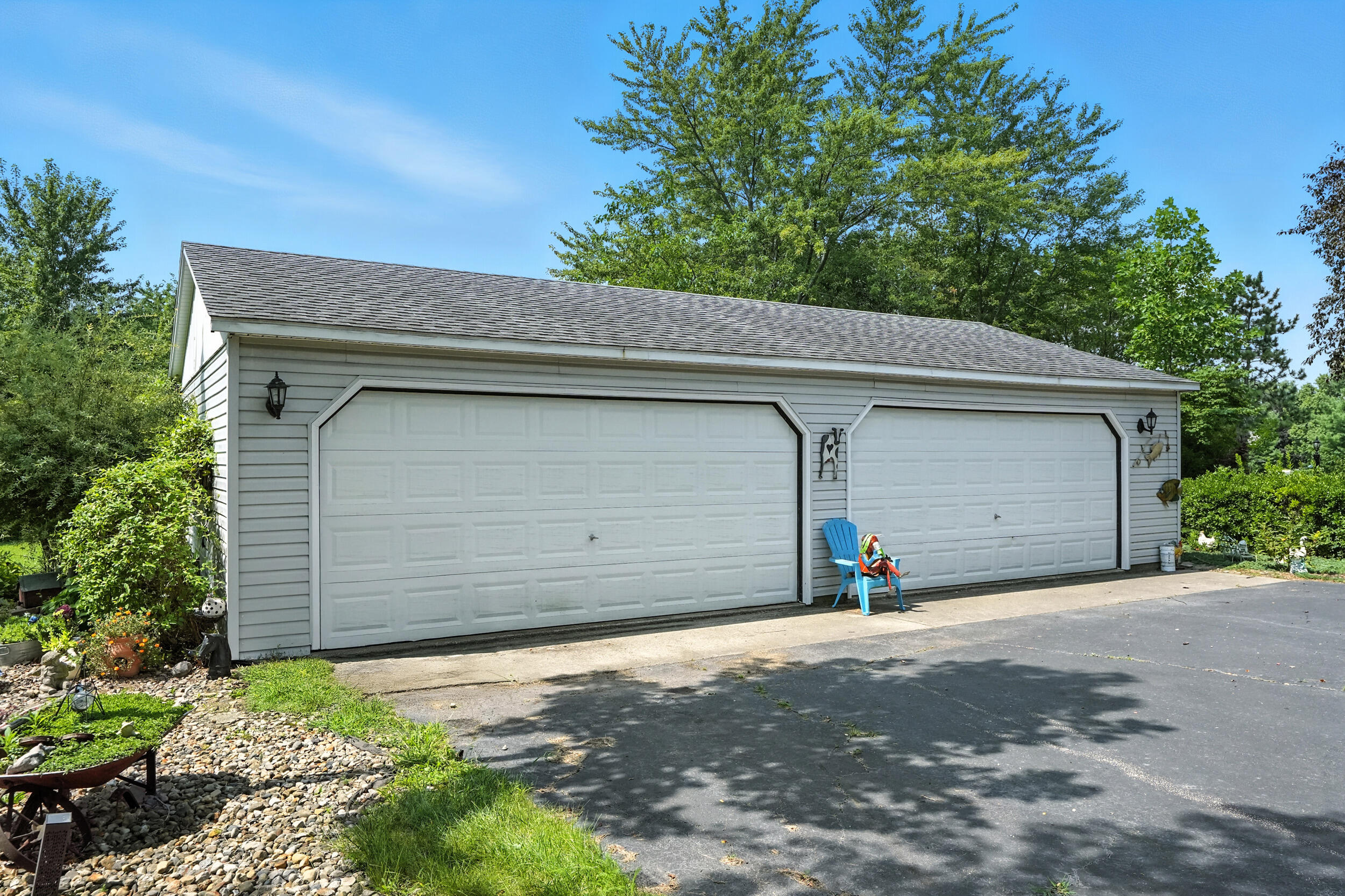 15338 Harrison Street Crown Point, IN 46307 - Photo 2 of 32 a front view of a house