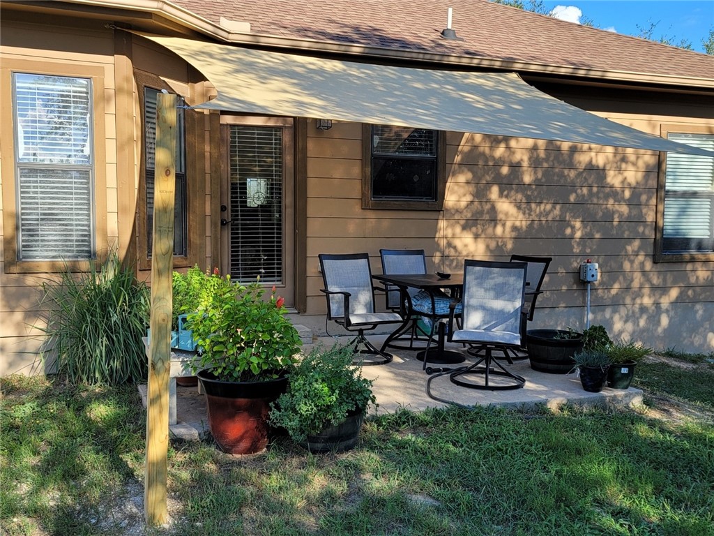 10052 Janet Loop Dripping Springs, TX 78620 - Photo 21 of 26 Please note: Canopy not included.