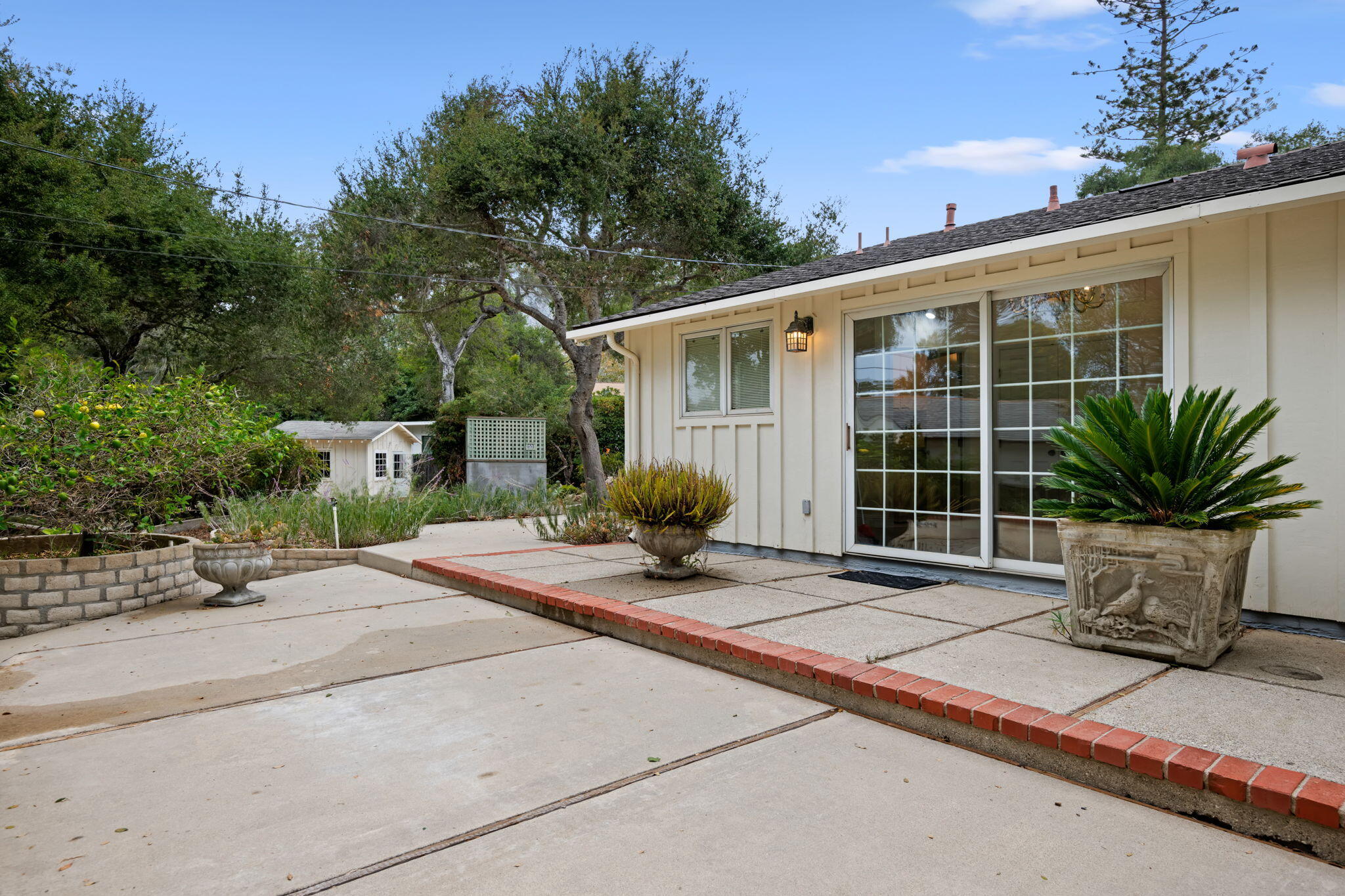 1588 East Valley Road Montecito, CA 93108 - Photo 18 of 23 18-Patio