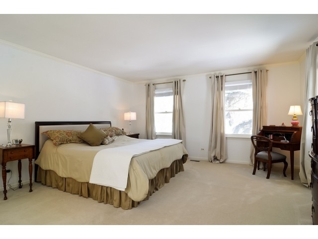 1695 Appleby Road Inverness, IL 60067 - Photo 13 of 25