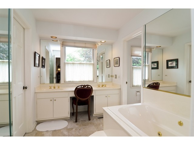 1695 Appleby Road Inverness, IL 60067 - Photo 14 of 25