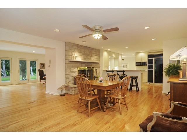 1695 Appleby Road Inverness, IL 60067 - Photo 7 of 25