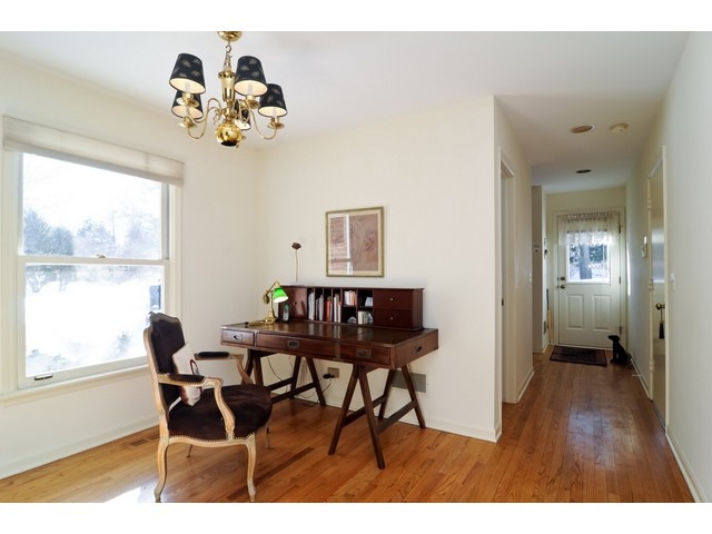 1695 Appleby Road Inverness, IL 60067 - Photo 9 of 25