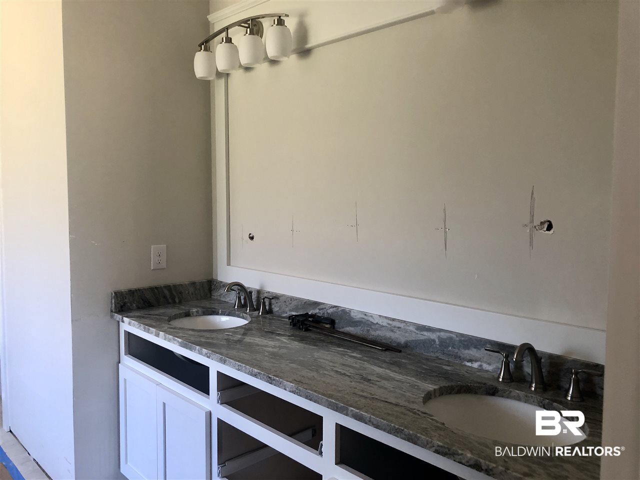 277 Fennec Street Fairhope, AL 36532 - Photo 9 of 15 Master Bathroom