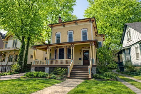 $1,299,000 | 511 North Grove Avenue, Oak Park, IL 60302