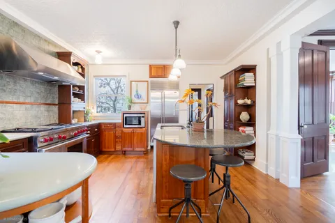 $1,299,000 | 511 North Grove Avenue, Oak Park, IL 60302
