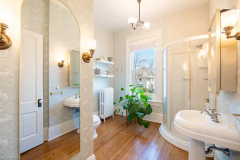 $1,299,000 | 511 North Grove Avenue, Oak Park, IL 60302