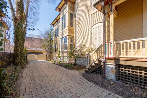 $1,299,000 | 511 North Grove Avenue, Oak Park, IL 60302