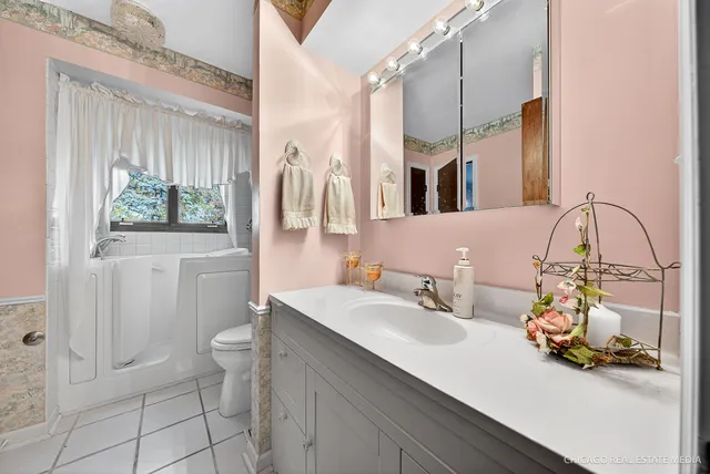 $384,900 | 19-n053 Felsmith Road, Hampshire, IL 60140