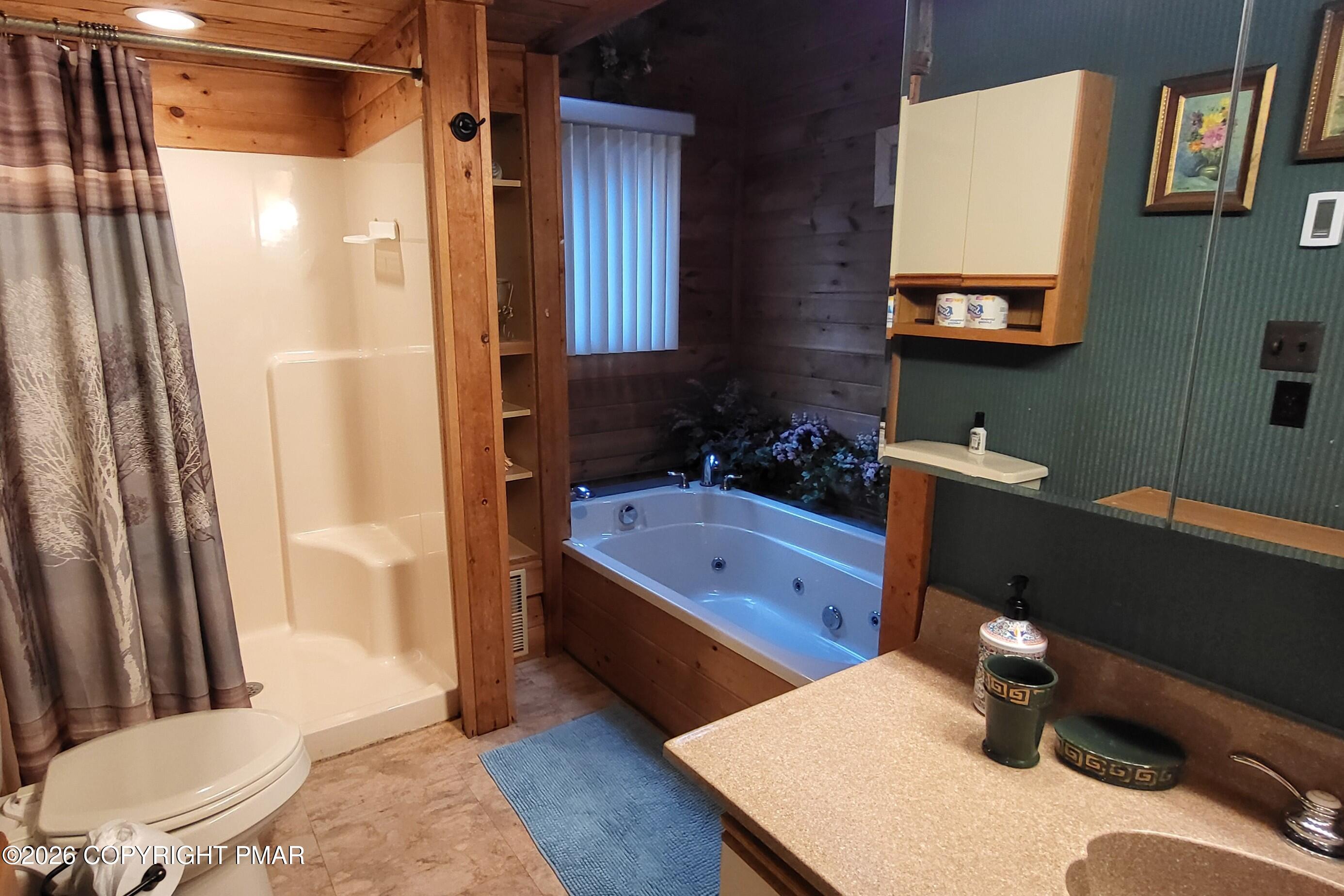 137 Regent Street Bushkill, PA 18324 - Photo 19 of 69 20260316_143624