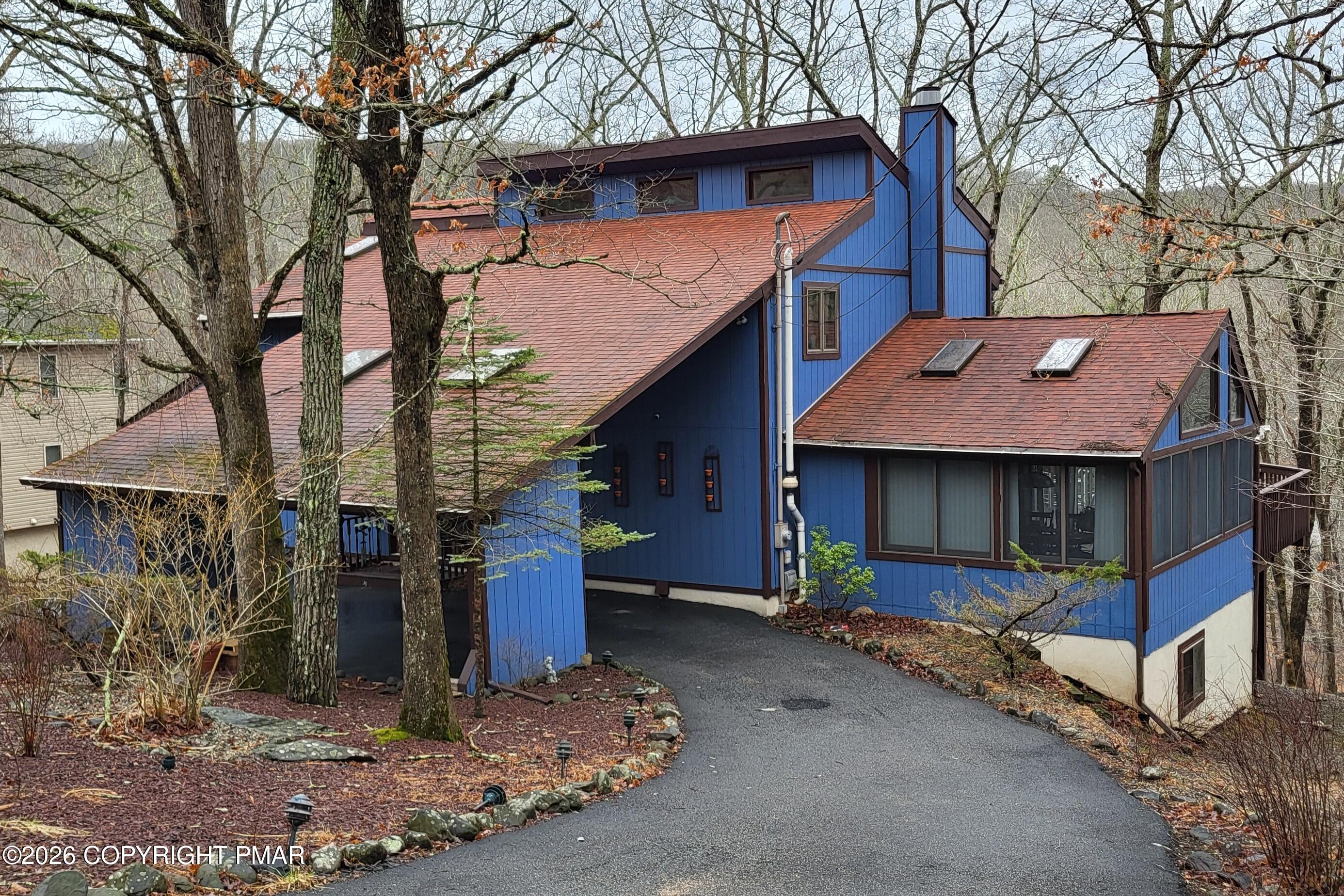 137 Regent Street Bushkill, PA 18324 - Photo 2 of 69 20260316_145641