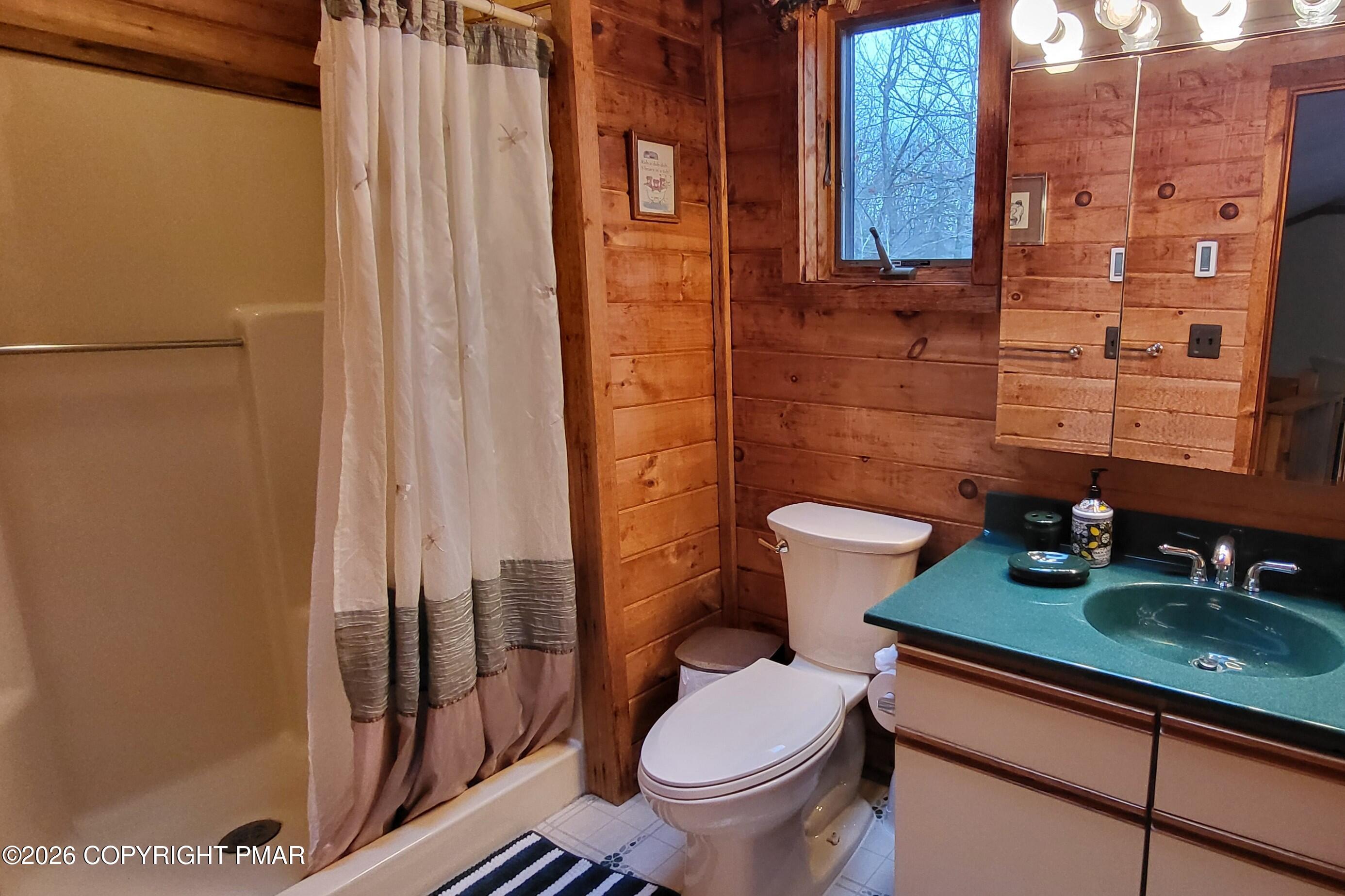137 Regent Street Bushkill, PA 18324 - Photo 28 of 69 20260316_144935