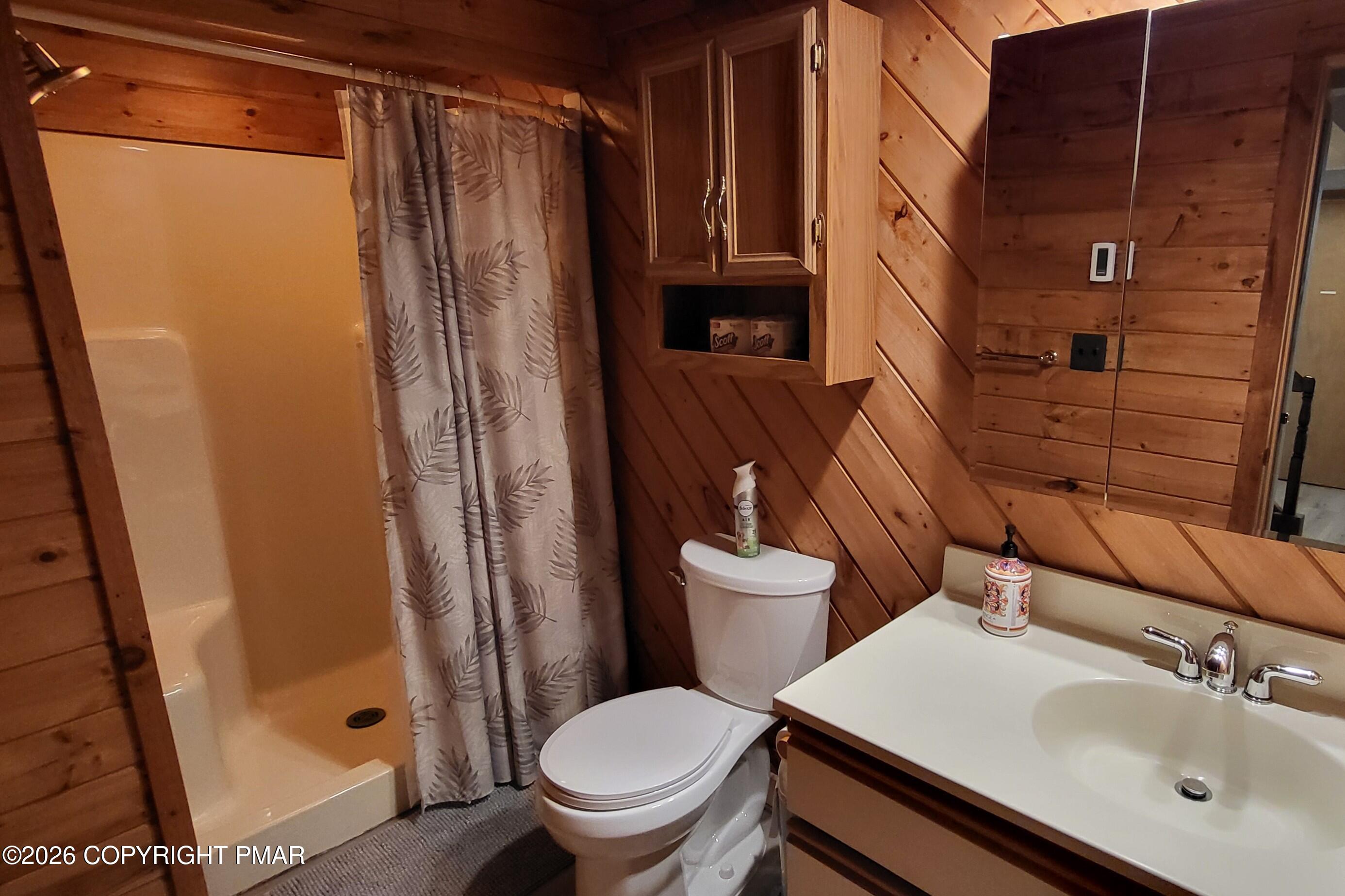 137 Regent Street Bushkill, PA 18324 - Photo 38 of 69 20260316_143354