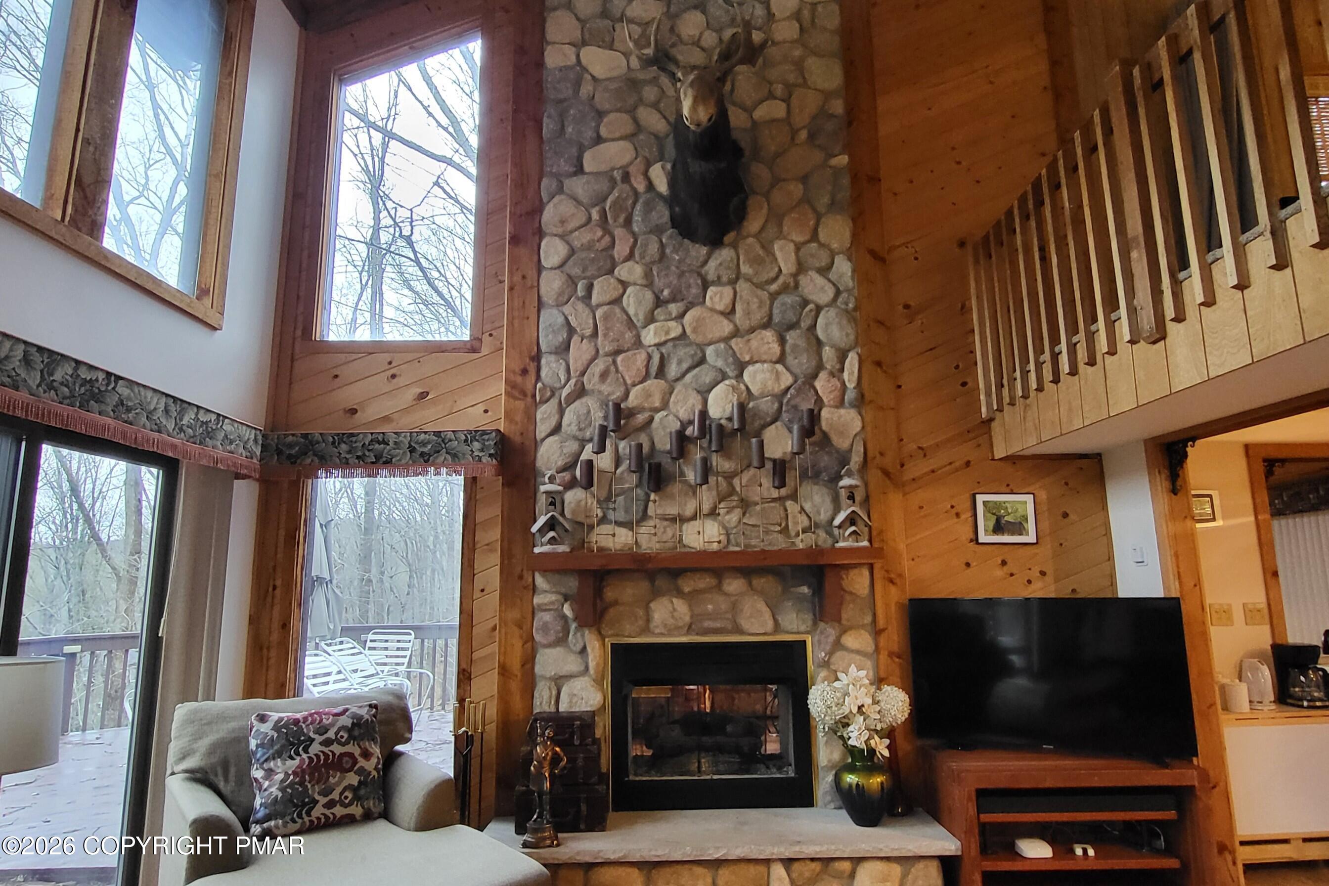 137 Regent Street Bushkill, PA 18324 - Photo 6 of 69 20260316_144022