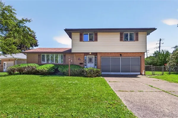 $299,900 | 8 Southgate Drive, West Seneca, NY 14224