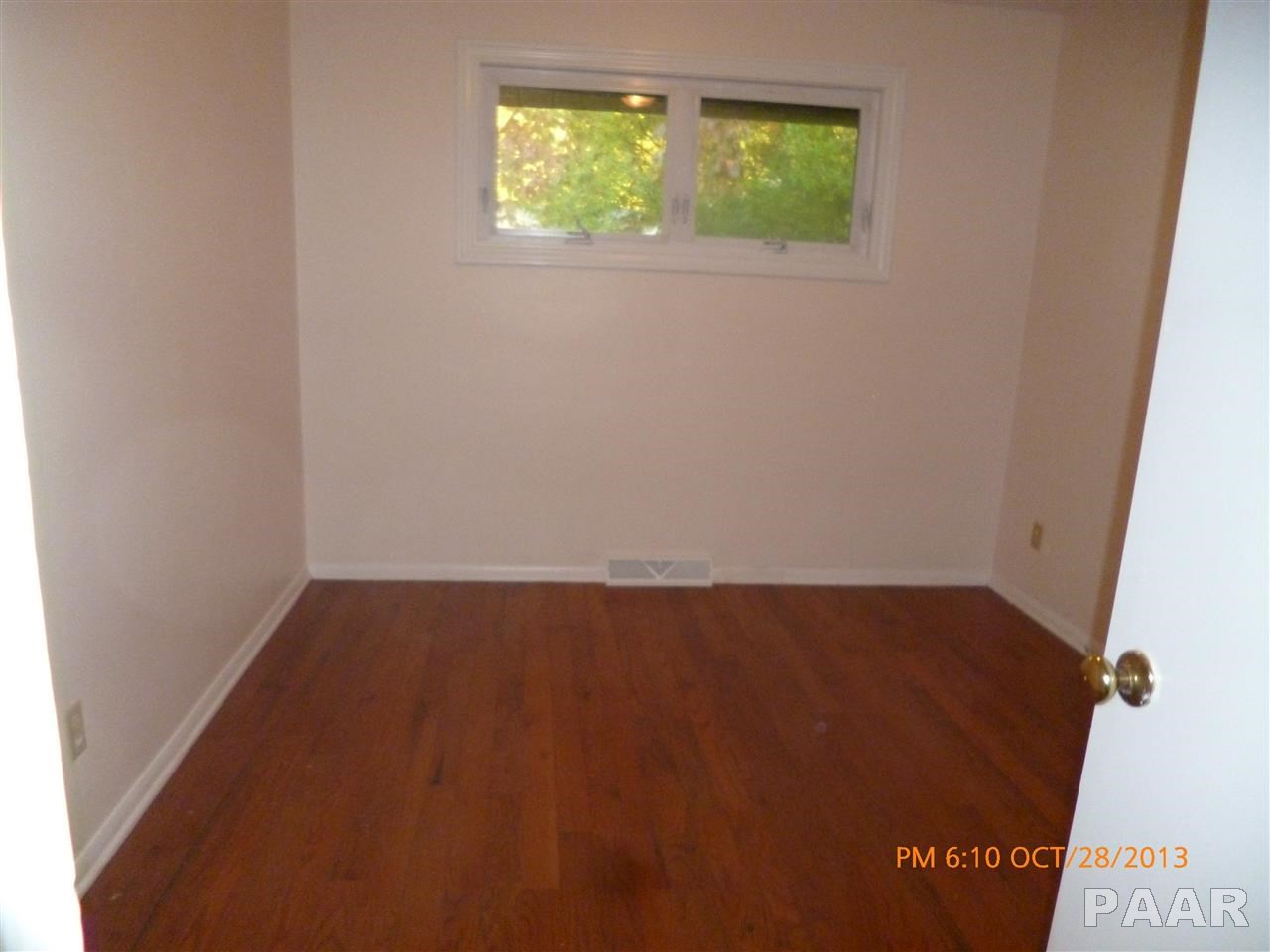 9410 North Northview Road Peoria, IL 61615 - Photo 8 of 11 Gallery Image 8