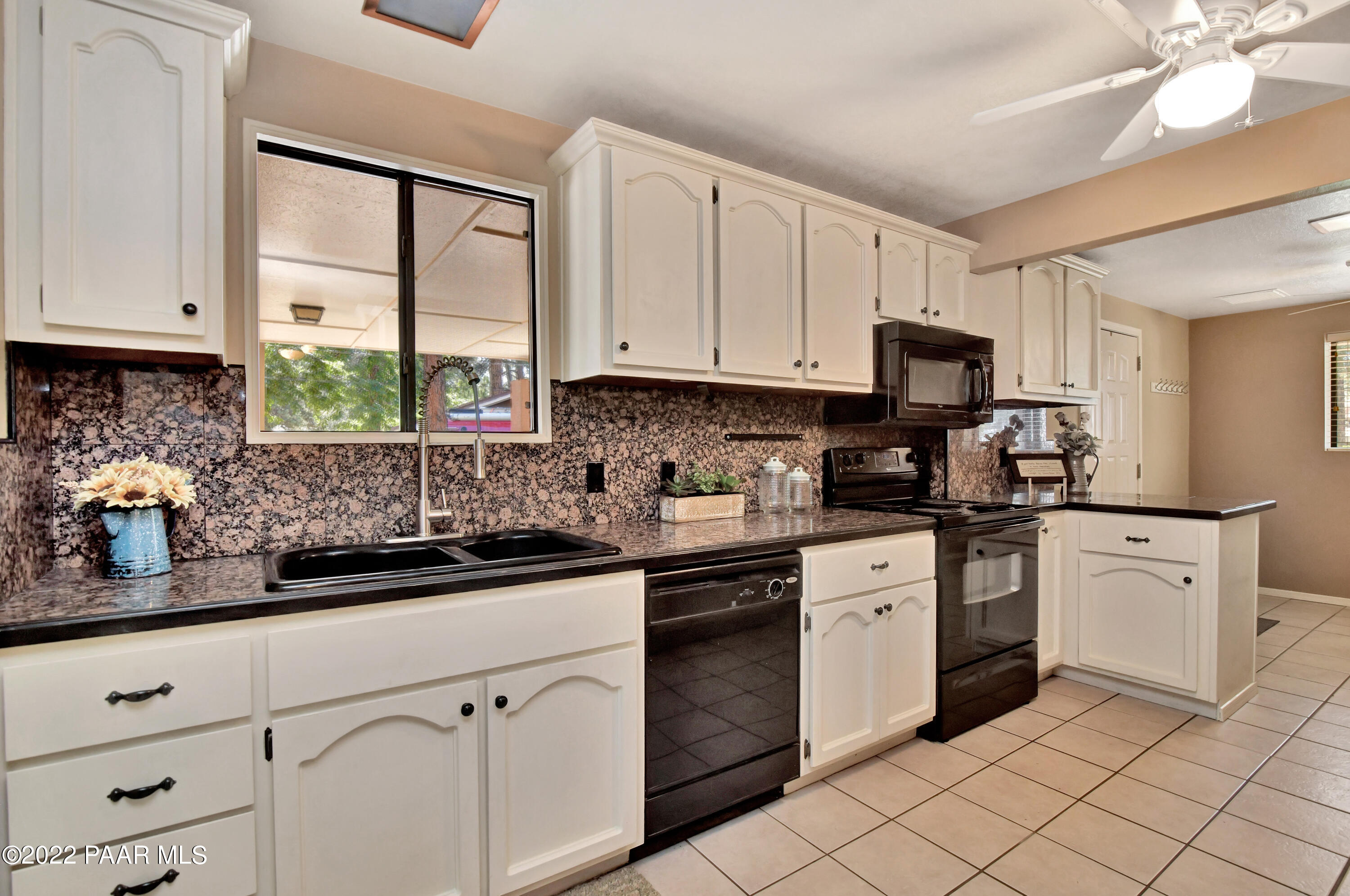 1066 Copper Basin Road Prescott, AZ 86303 - Photo 8 of 35 Kitchen with lots of space