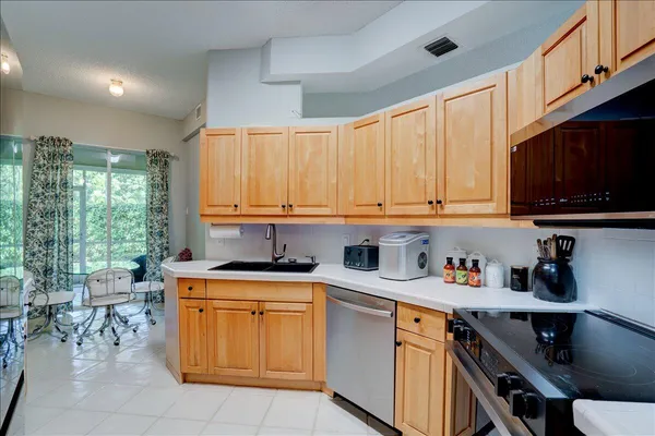 $3,500 | 10173 Andover Coach Circle, Unit G2, Lake Worth, FL 33449