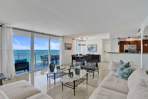 $4,300 | 2030 South Ocean Drive, Unit 821, Hallandale Beach, FL 33009