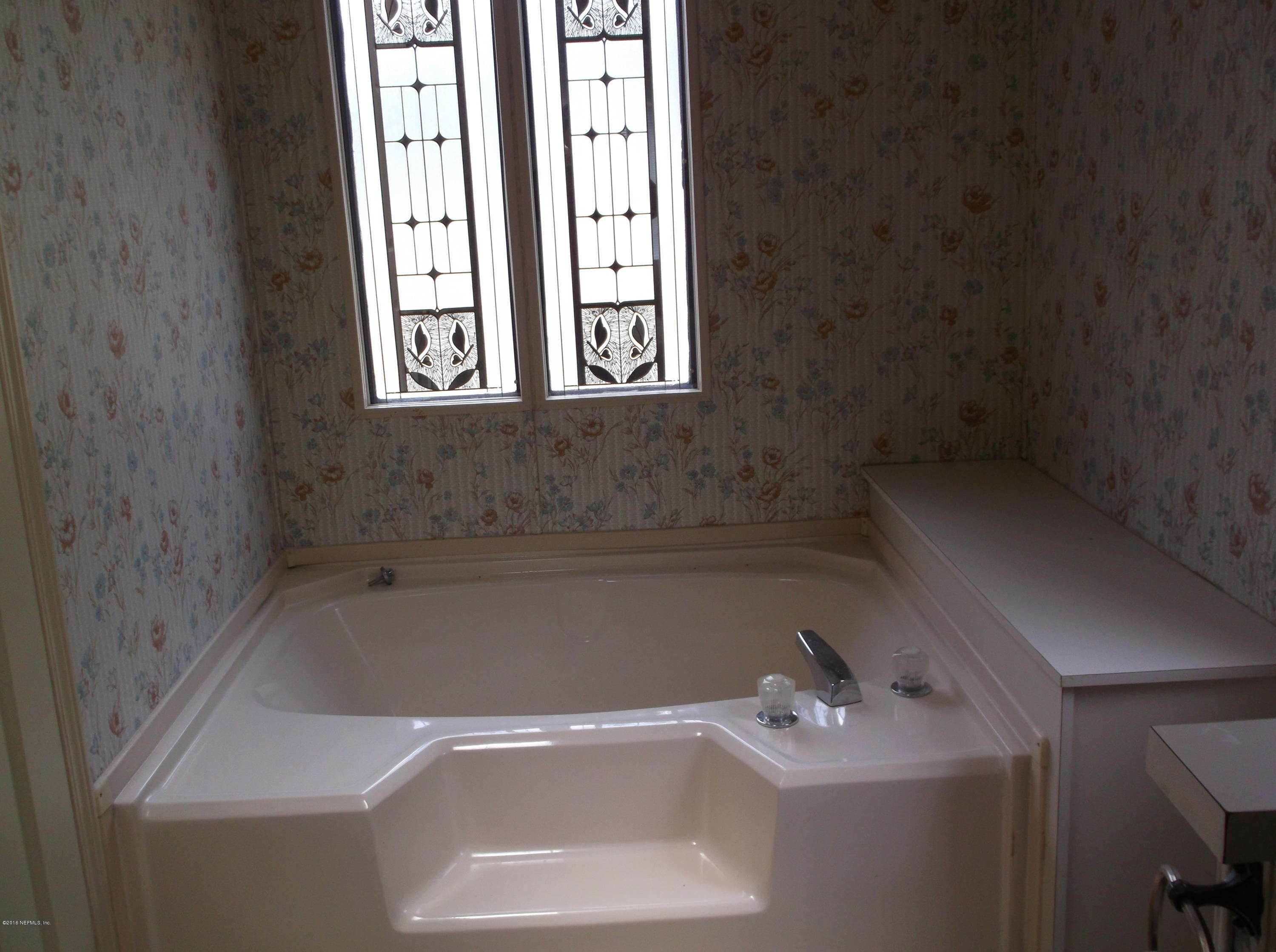 113 Keuka Road Interlachen, FL 32148 - Photo 15 of 31 master bath.