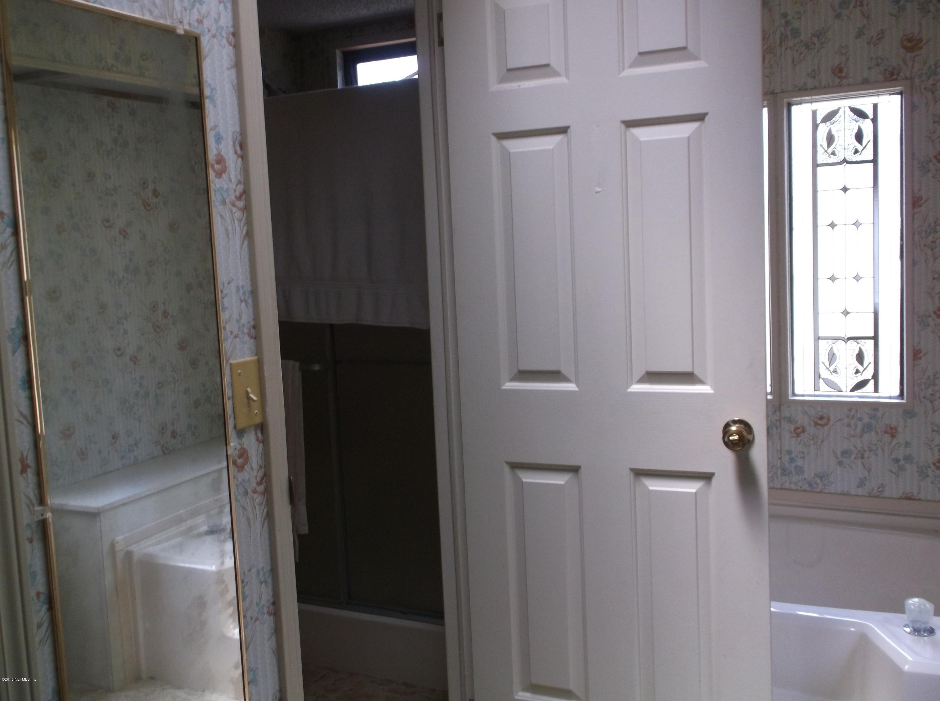 113 Keuka Road Interlachen, FL 32148 - Photo 16 of 31 master bath