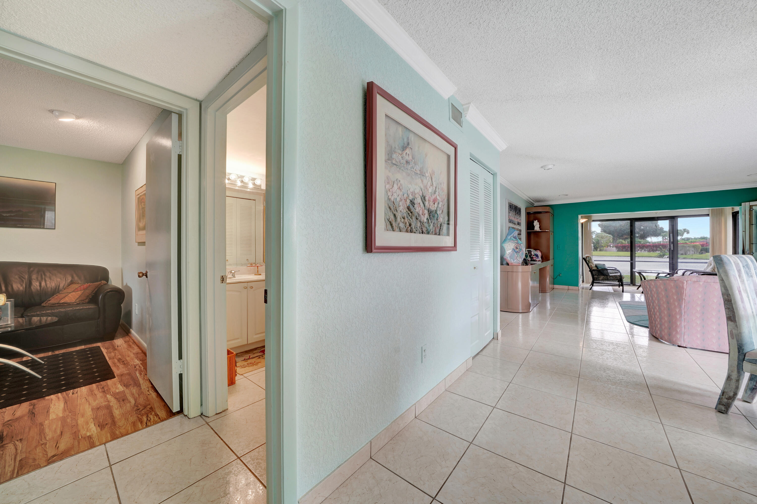 9289 Vista Del Lago, Unit G Boca Raton, FL 33428 - Photo 11 of 43 4 Guest Area (1)