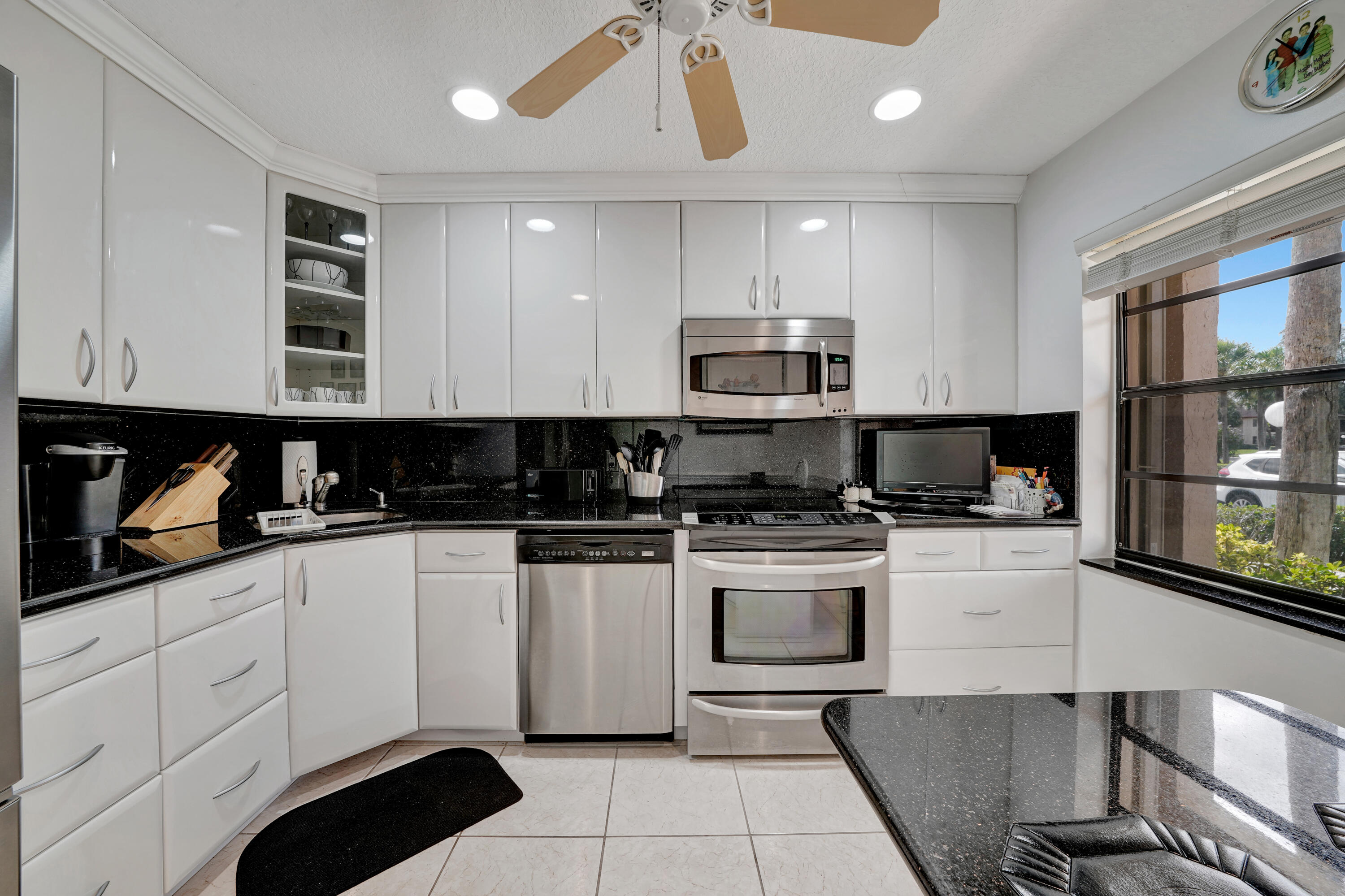 9289 Vista Del Lago, Unit G Boca Raton, FL 33428 - Photo 22 of 43 2 Kitchen (5)