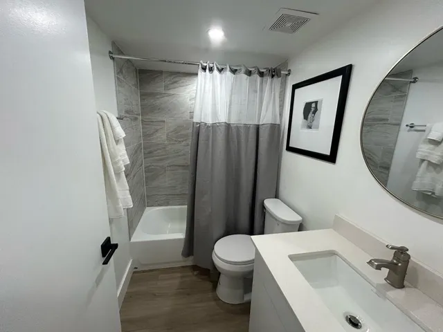 $2,700 | 7040 Coral Way, Unit 502, Miami, FL 33155