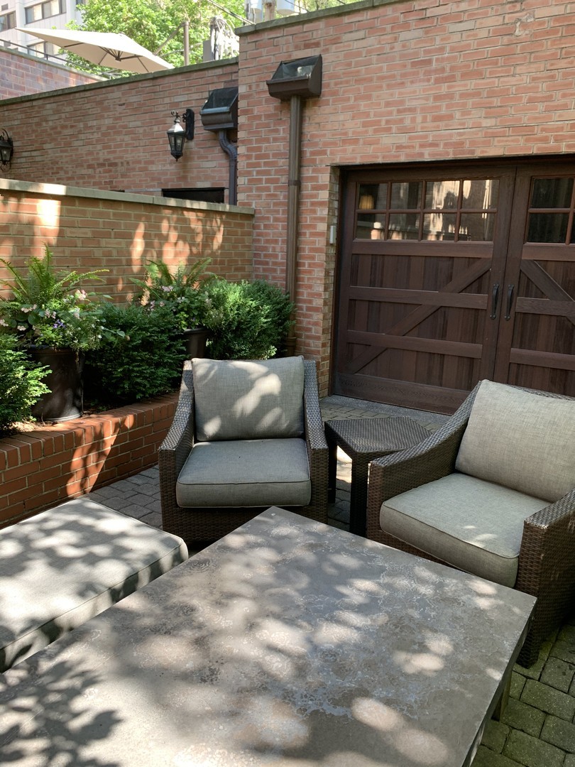 19 East Scott Street Chicago, IL 60610 - Photo 23 of 25