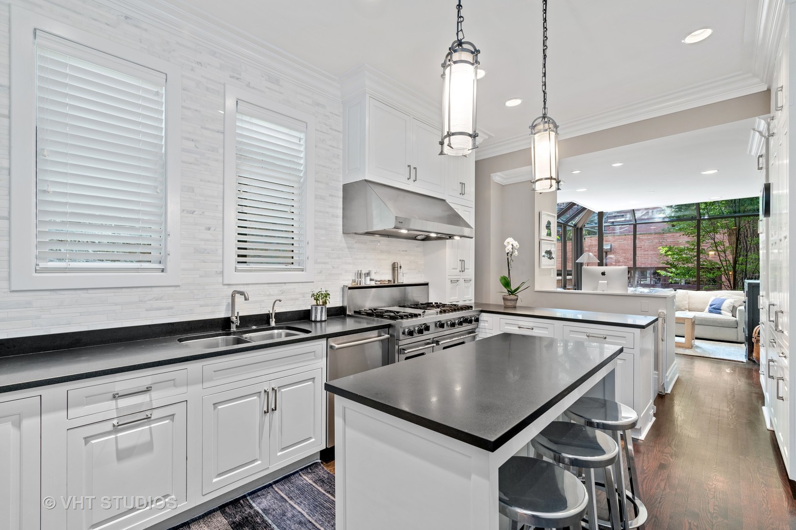 19 East Scott Street Chicago, IL 60610 - Photo 4 of 25