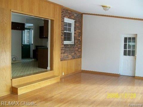 439 Maison Road Grosse Pointe, MI 48236 - Photo 6 of 7 Maison 439 12-29-09 (16).jpg