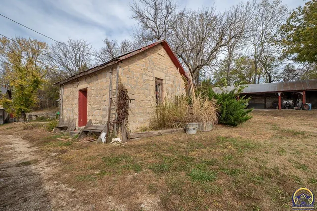 $2,500,000 | 22507 Hessdale Road, Alma, KS 66401