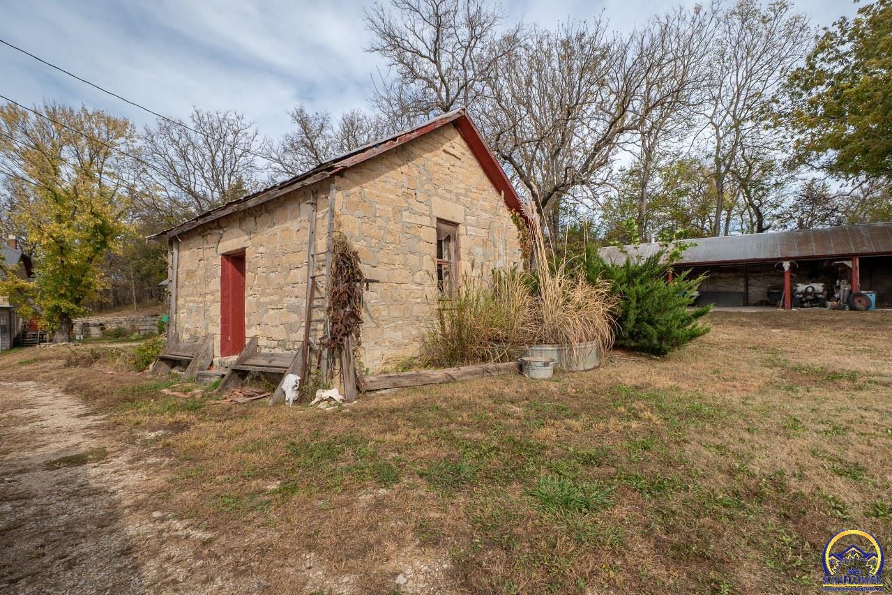 22507 Hessdale Road Alma, KS 66401 - Photo 11 of 72