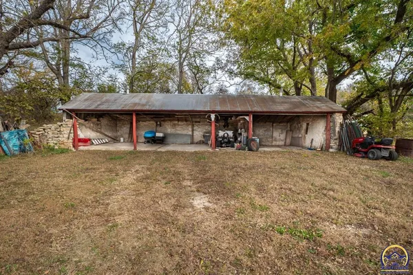 $2,500,000 | 22507 Hessdale Road, Alma, KS 66401