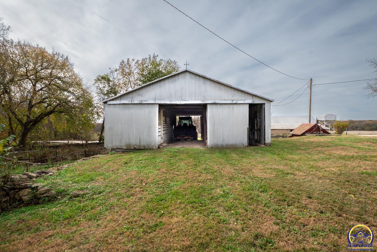 22507 Hessdale Road Alma, KS 66401 - Photo 19 of 72