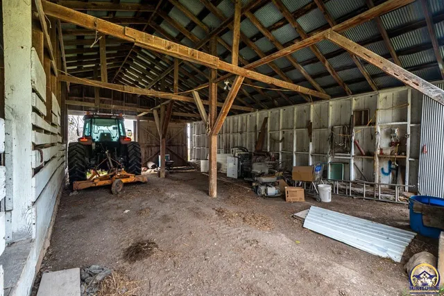 $2,500,000 | 22507 Hessdale Road, Alma, KS 66401