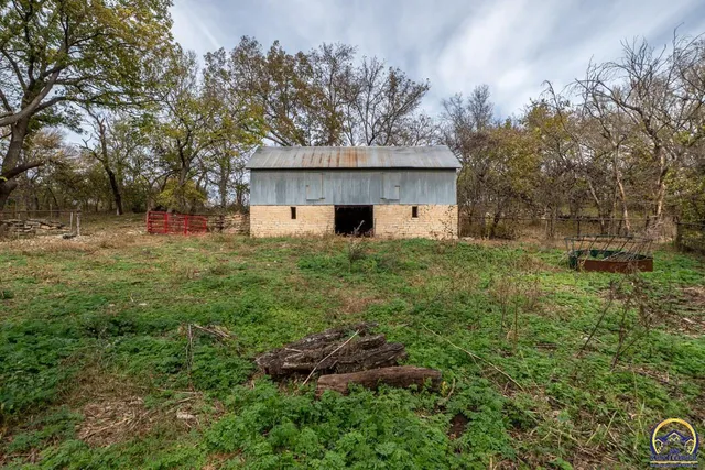 $2,500,000 | 22507 Hessdale Road, Alma, KS 66401