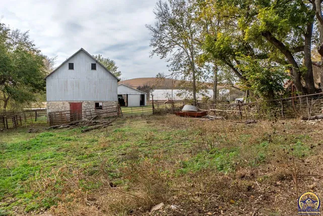 $2,500,000 | 22507 Hessdale Road, Alma, KS 66401