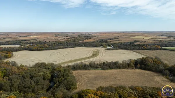 $2,500,000 | 22507 Hessdale Road, Alma, KS 66401